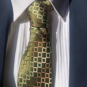 Like New Geoffrey Beene Green Cream Brown Tie